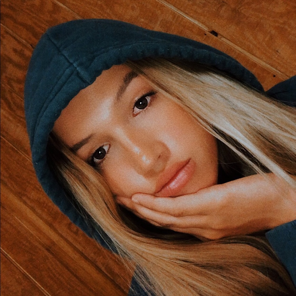 Meet your Posher, Dolores